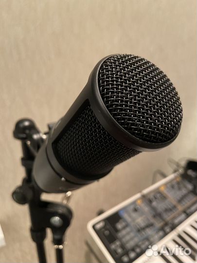 Микрофон akg p120