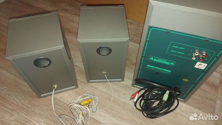 Колонки для компьютера с сабвуфером 2.1