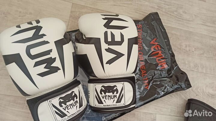 Боксерские перчатки венум venum 10, 12, 14, 16oz