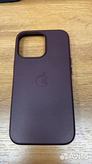 Кожаный чехол на iPhone с MagSafe