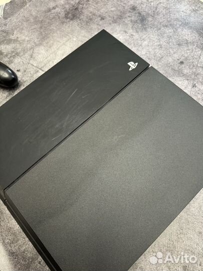 Sony Playstation 4 + геймпад PS4