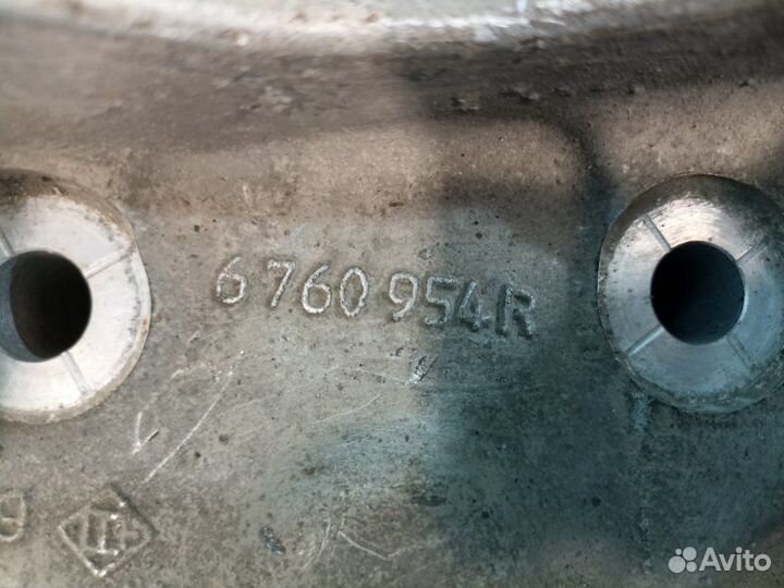 Кулак поворотный передний правый Bmw 5-Series E60