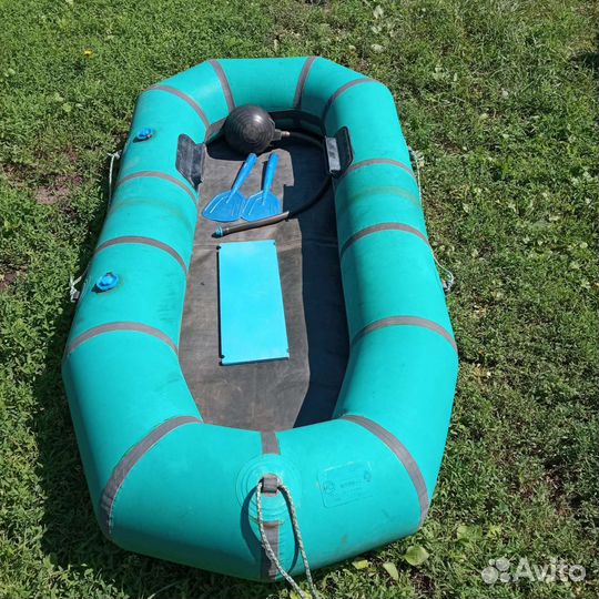 Лодка надувная резиновая весельная