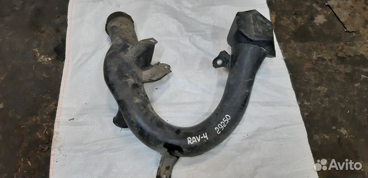 Корпус воздушного фильтра Toyota RAV4