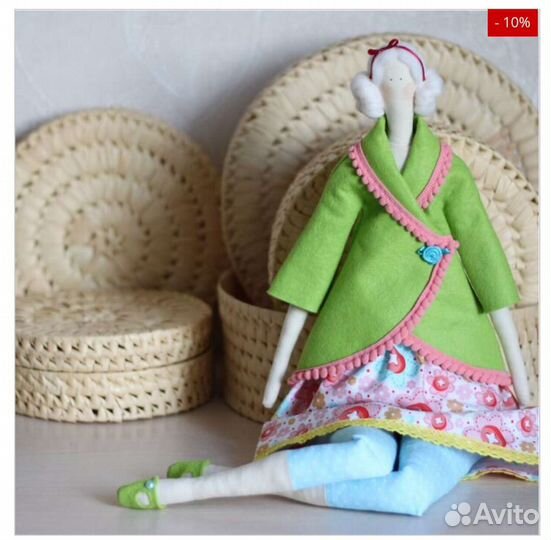 Кукла тильда в зеленом пиджаке