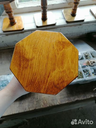 Подставки под блюда на ножке из дерева