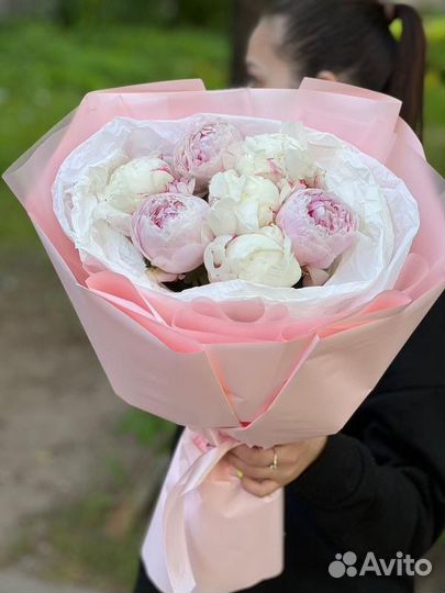 Букет цветов пионы