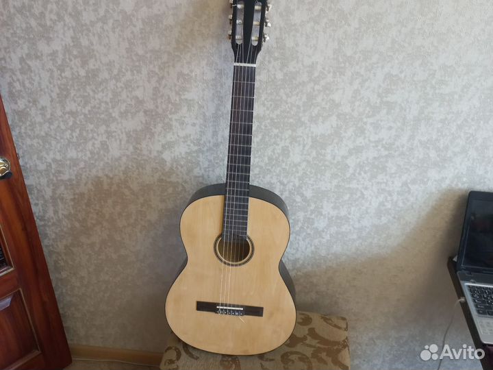 Классическая гитара с подключением