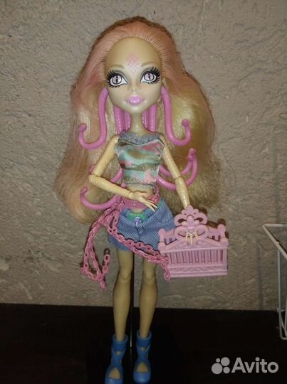 Кукла Монстер хай Вайперин Горгон и аутфиты