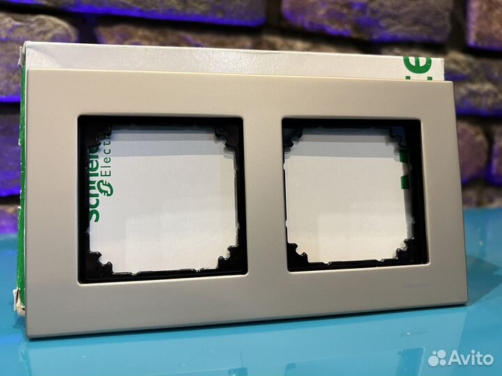 Рамка Schneider Electric Merten платина серебро MT