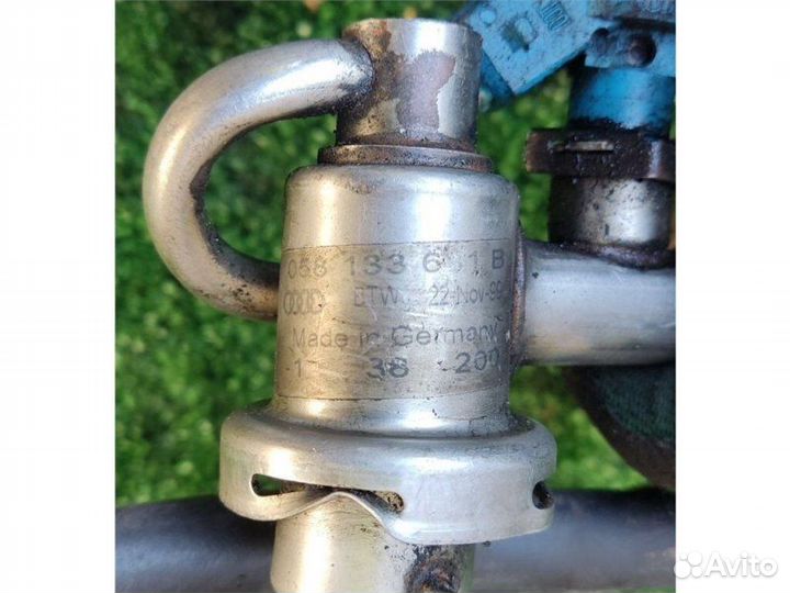 Топливная рампа Volkswagen Passat 1.8 1999