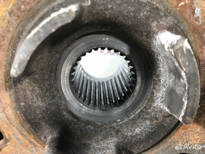 Кулак поворотный передний левый Volkswagen Touareg