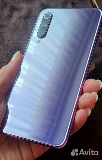 Xiaomi Mi 9 SE, 6/128 ГБ
