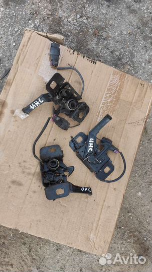 Замок капота Opel Insignia