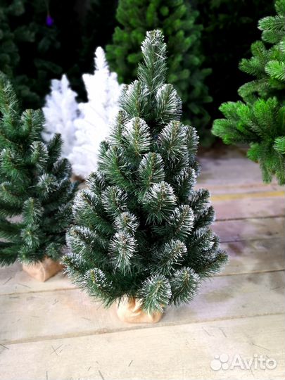 Ёлка искусственная с белыми кончиками