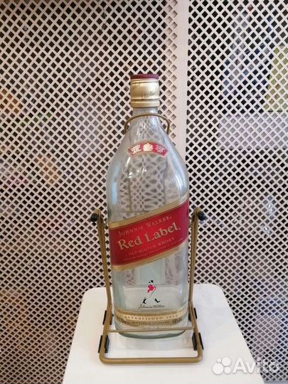 Бутылка на качелях Red label 4,5 л