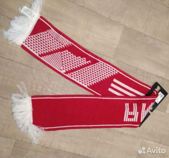 Шарф и кепки.адидас