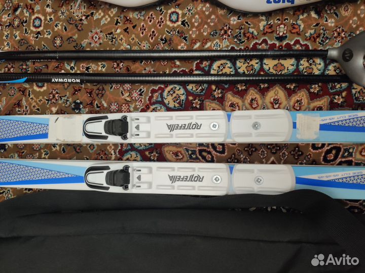 Лыжы детские +палки +ботинки +чехол