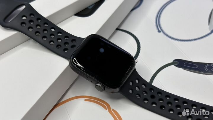 Apple Watch Series 4 44mm Nike Space Gray