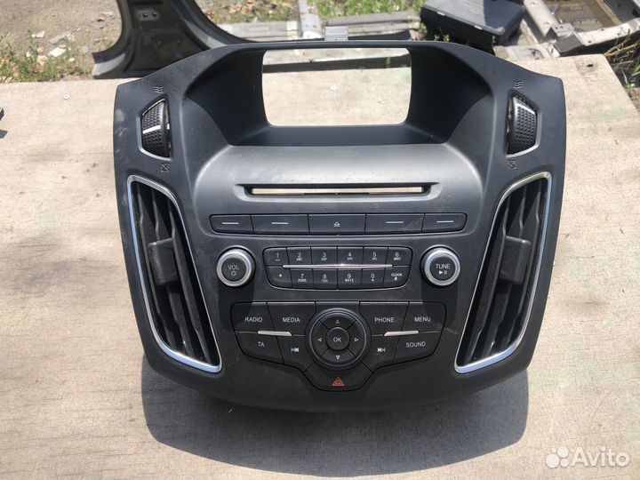 Блок управления магнитолой Ford Focus 3