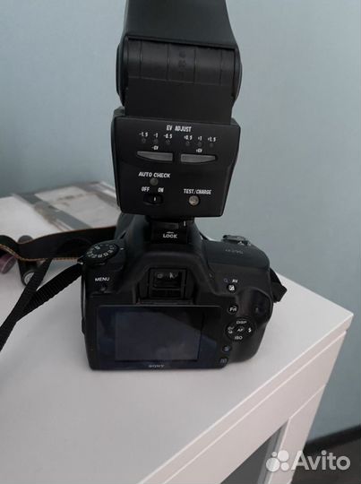 Зеркальный фотоаппарат sony