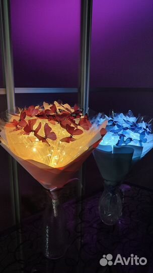 Светящийся букет из бабочек