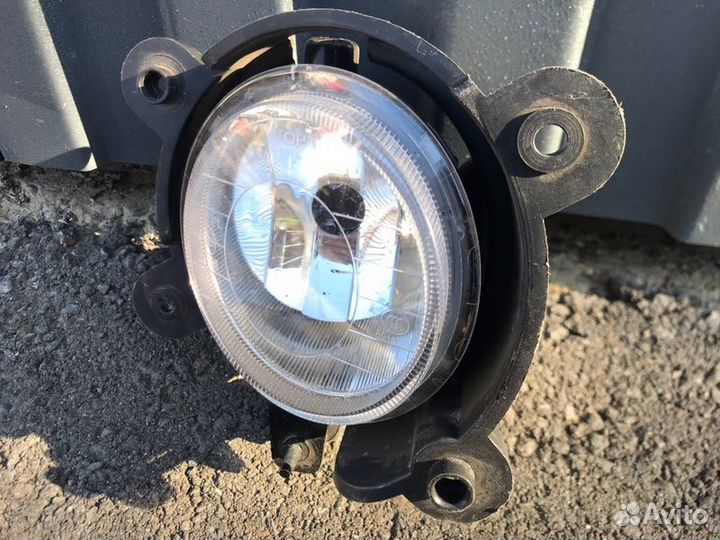 Фара противотуманная передняя правая Kia Sorento 1