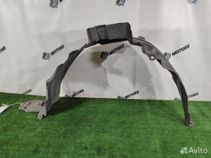 Подкрылок передний правый Nissan X-Trail NT30