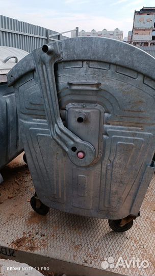 Клнтейнер новый для мусора или зерна