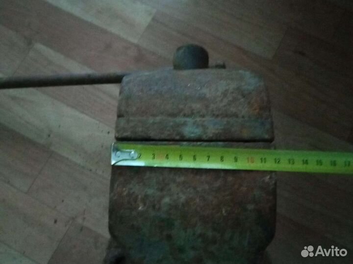 Тиски слесарные бу СССР