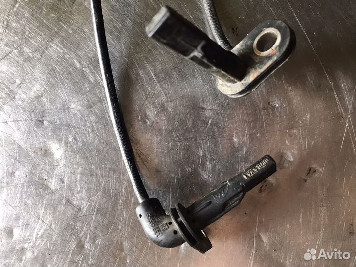 Датчик ABS задний Chevrolet Cruze Opel Astra J GM