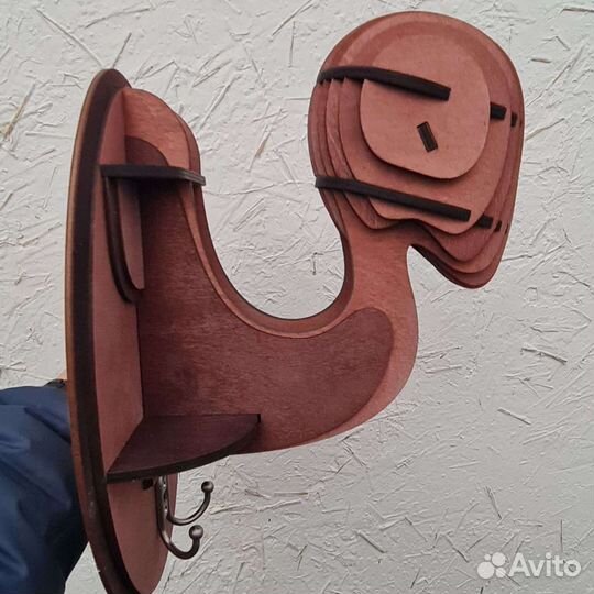 Вешалка, подставка для шлема, кепок, наушников