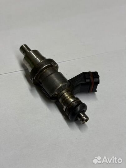 Форсунка топливная Toyota Avensis