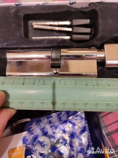 Замок личинка новый