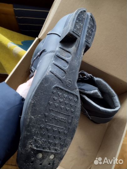 Лыжные ботинки 42 и лыжи бу