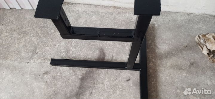 Стойка для ошиповки шин