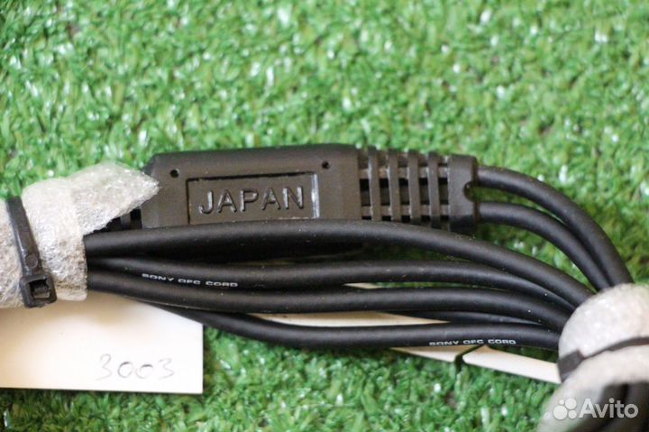 Sony MiniJack-2RCA Mono, Japan