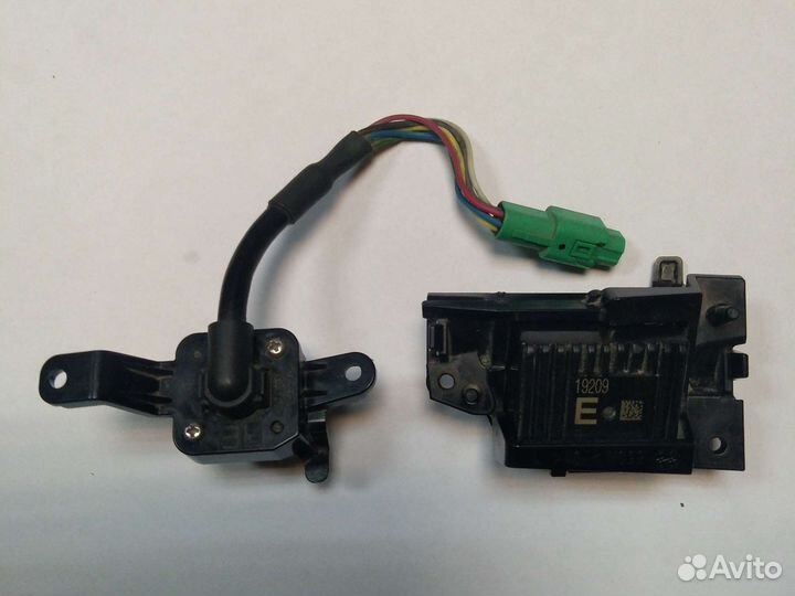 Камера левого зеркала Lexus 570