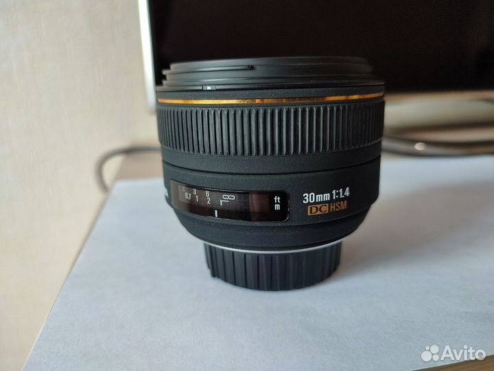 Объектив Sigma AF 30mm f/1.4 EX DC HSM для Nikon