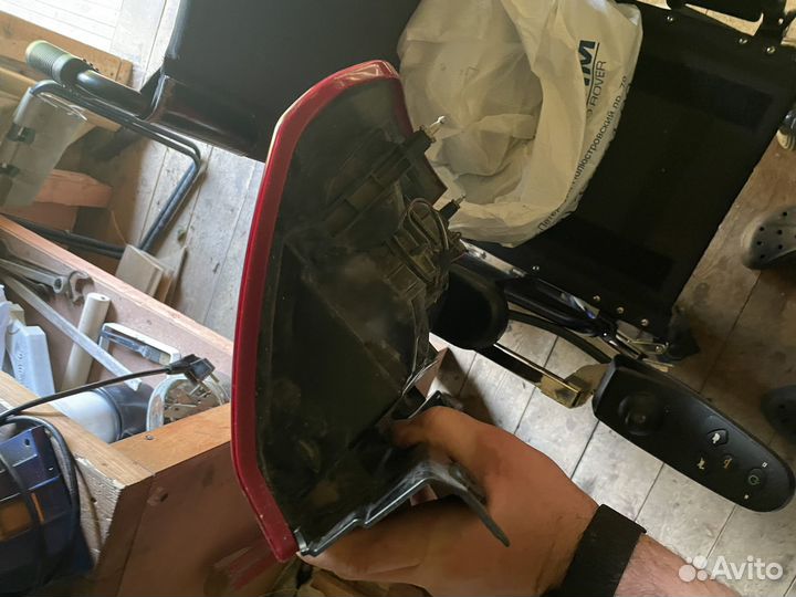 Задний левый фонарь на Land discovery 3