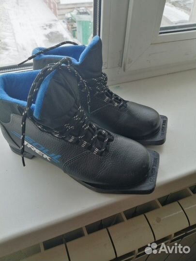 Лыжные ботинки