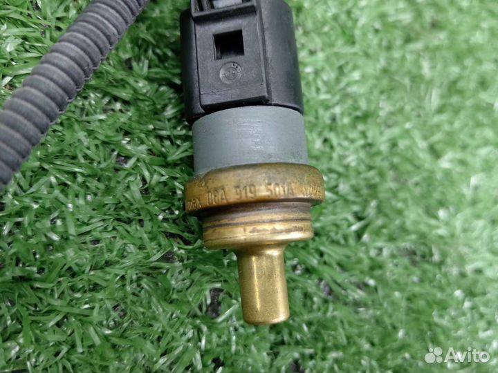 Датчик температуры 06A919501A Audi Volkswagen A3 8