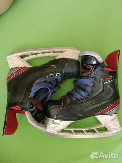 Хоккейные коньки