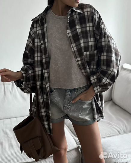 Футболка женская укороченная