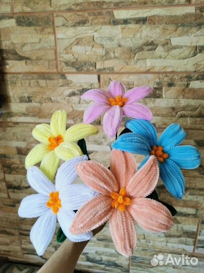 Лилии из синельной проволоки