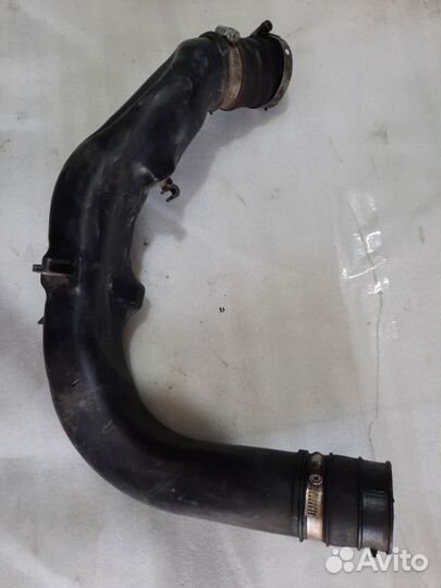 Патрубок интеркулера Toyota Land-Cruiser 200