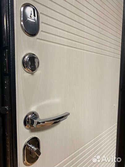 Дверь металлическая