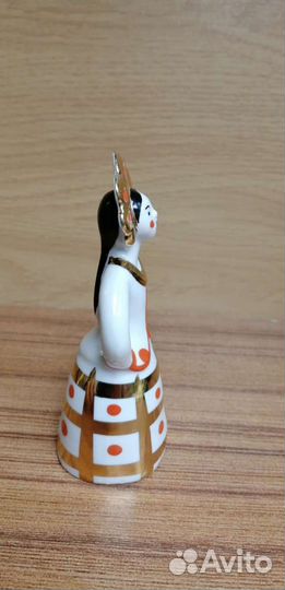 Фарфоровая статуэтка - фарфор