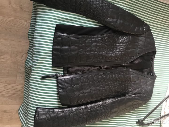 Куртка кожаная женская демисезонная