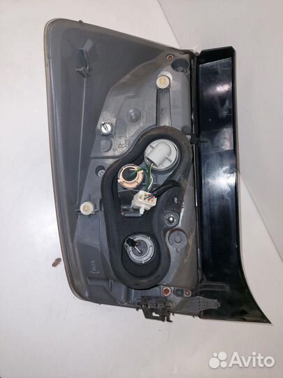 Фонарь задний правый Toyota Prius 3 ZVW30